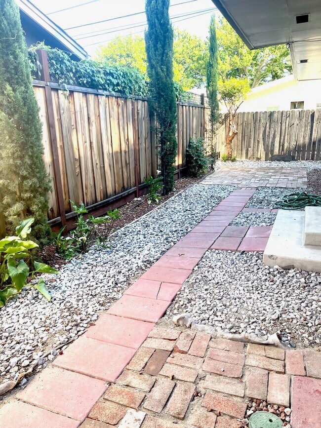 Building Photo - 4120 N Pershing Ave