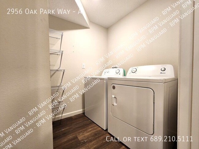 Building Photo - 2956 Oak Park Way