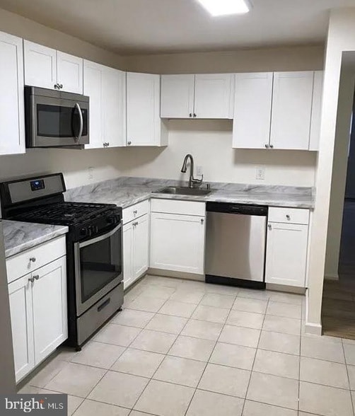 Building Photo - 884 Quince Orchard Blvd