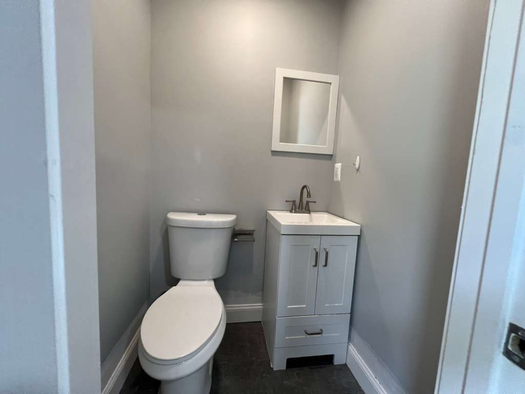 Building Photo - 30 E Henry St