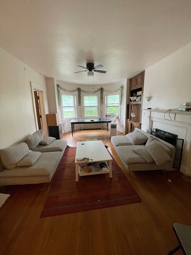 Building Photo - 52 Fenway