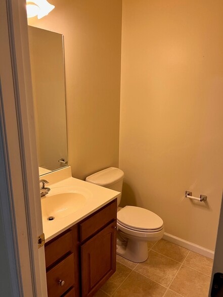 Building Photo - 813 Berne Ct