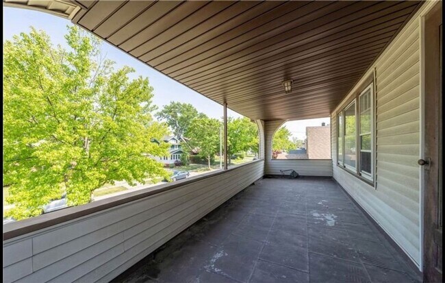 Building Photo - 3816 W 135th St