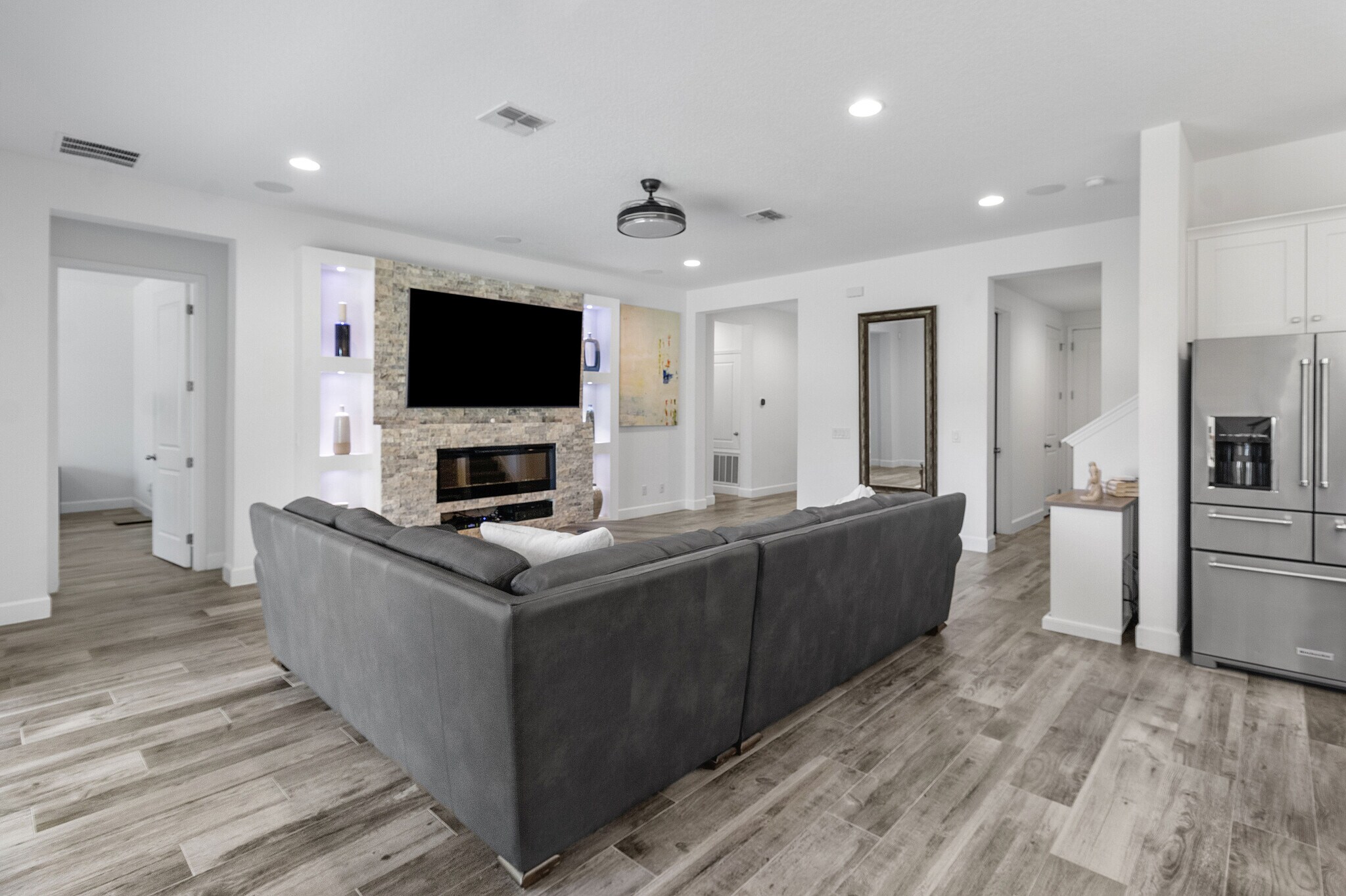 Building Photo - 7531 Mandarin Grove Way