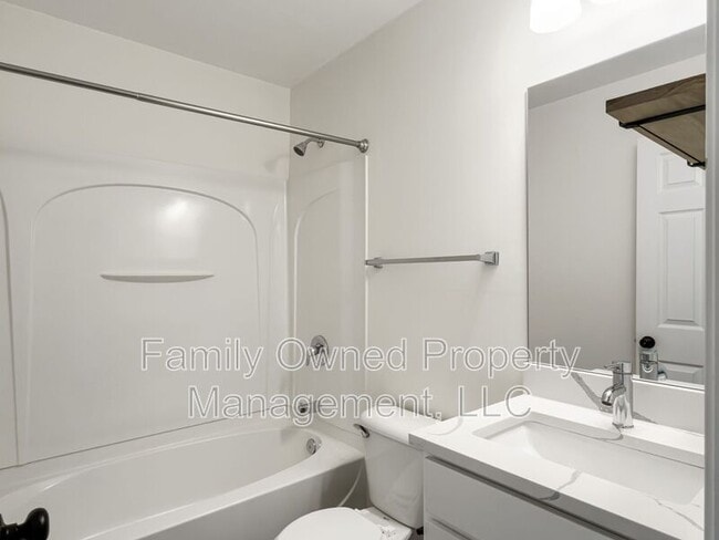 Building Photo - 5208 Copley Cir