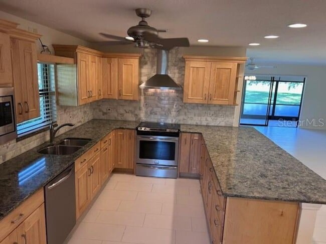 Building Photo - Dream Villa in Palmer Ranch Area