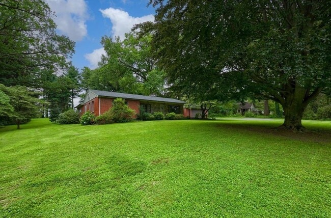 Building Photo - 376 Arbor Rd