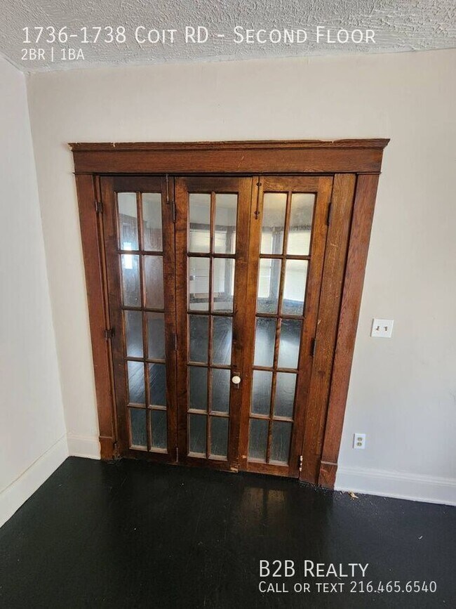 Building Photo - 1736-1738 Coit RD-Second Floor