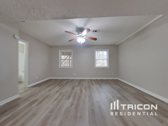 Building Photo - 305 Denae Ct