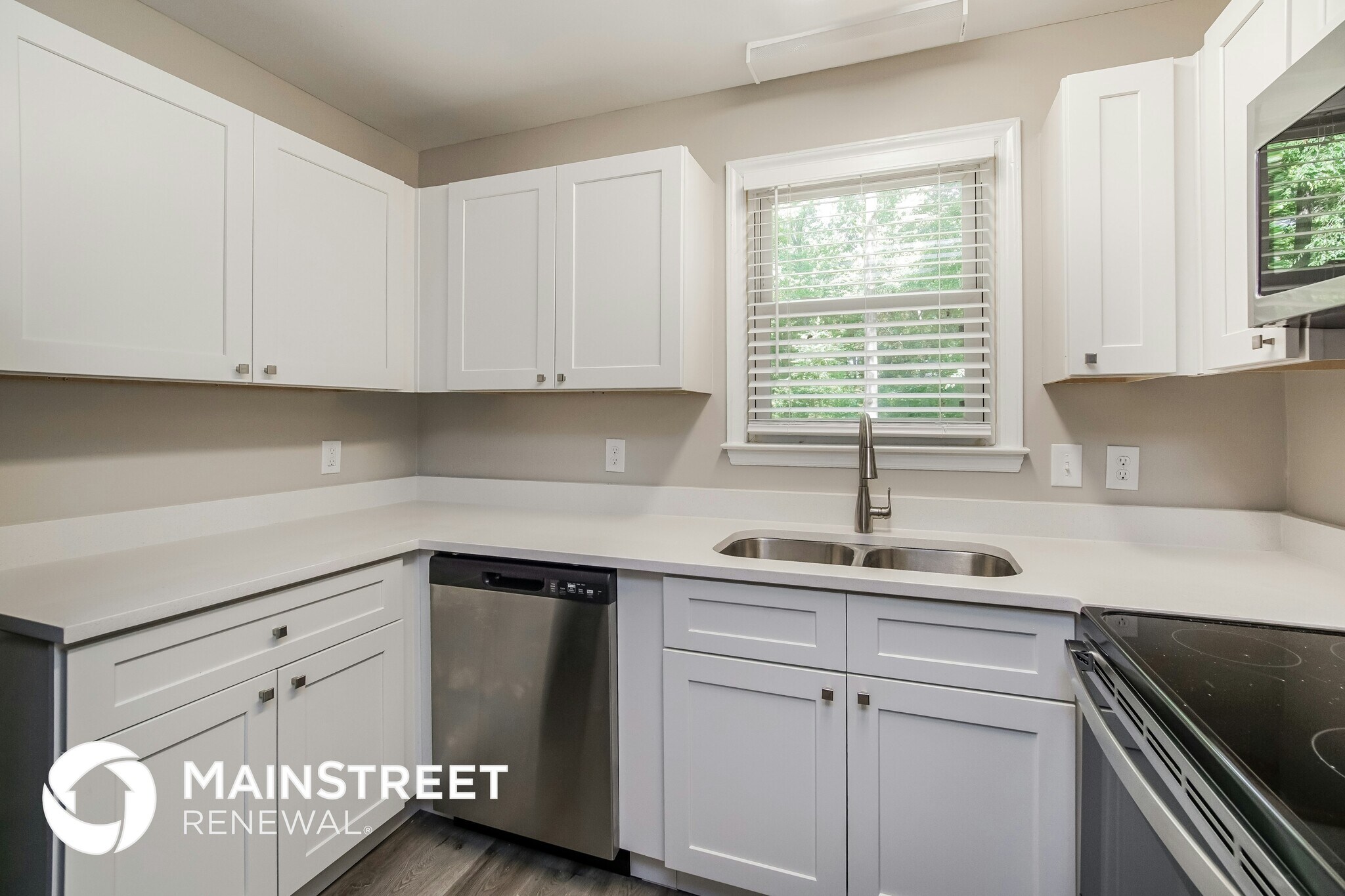 Building Photo - 108 S Bend Dr