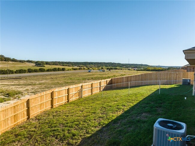 Building Photo - 103 Lost Trl