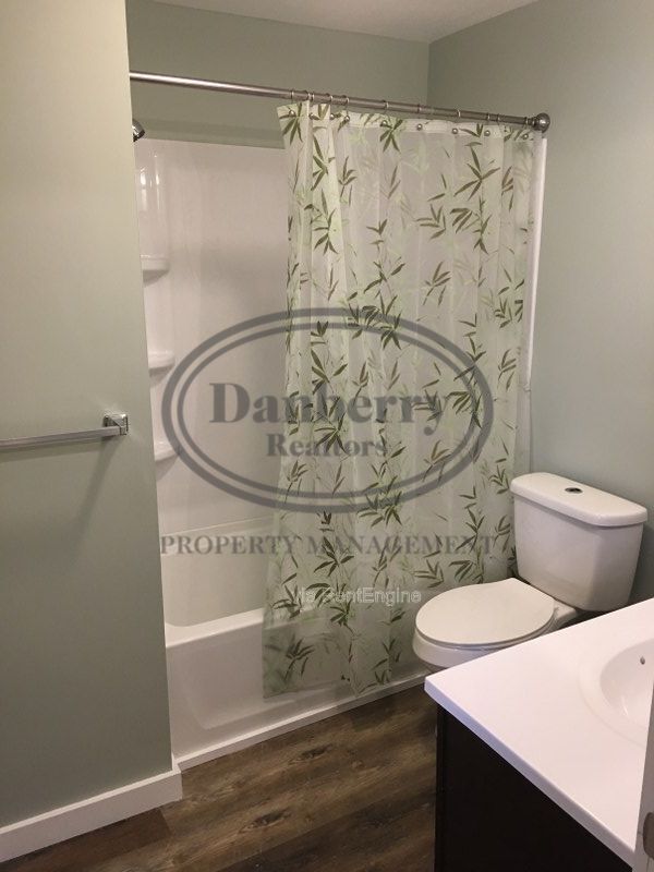 Building Photo - 319 Frazer St