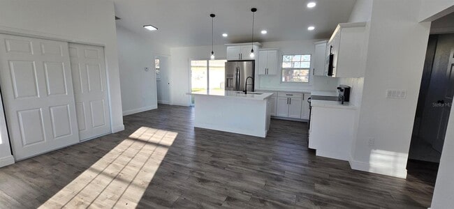 Building Photo - 2 Pine Terrace Way