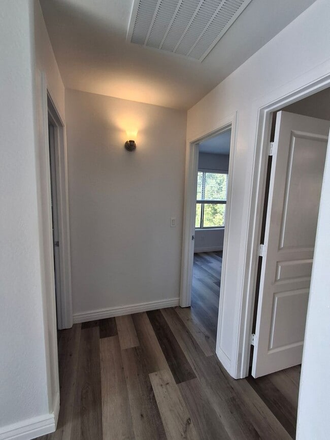 Building Photo - 1280 E Saddle Way