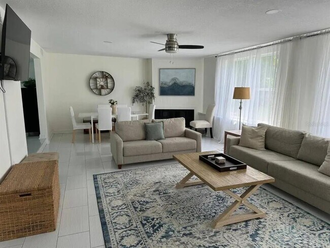 Building Photo - 2539 Trinidad St