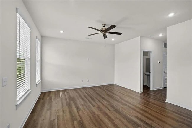 Building Photo - 283 S Neon Ave