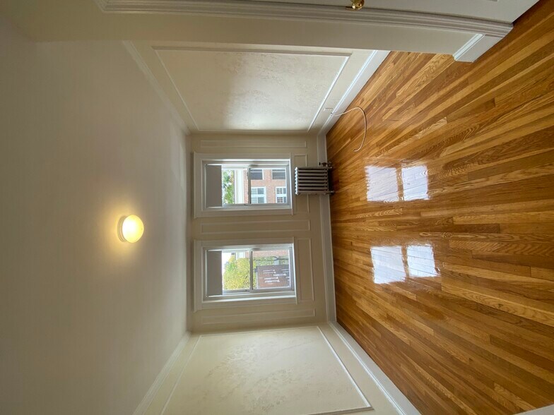 Building Photo - 8 Vinal St