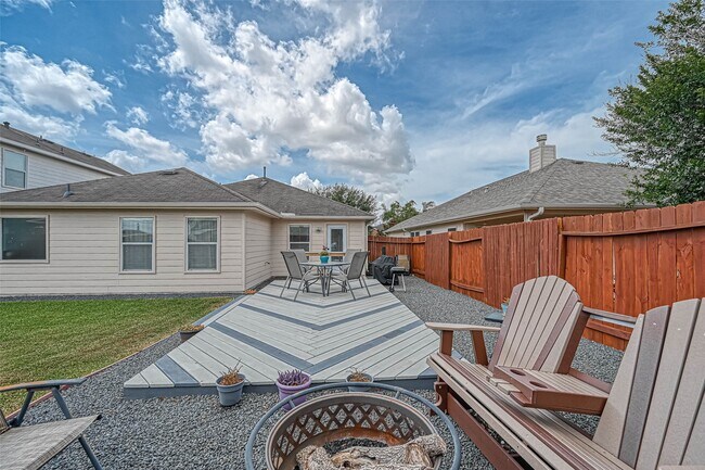 Building Photo - 22210 Bellow Glen Dr