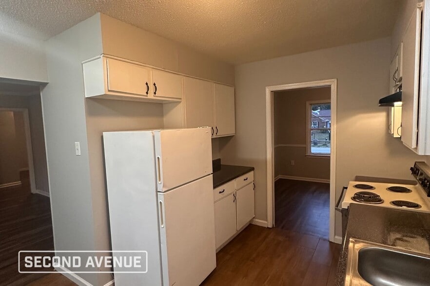 Building Photo - 1423 Whitney Ave