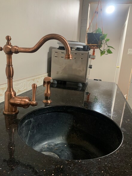 Building Photo - 1508 Holleyside Dr