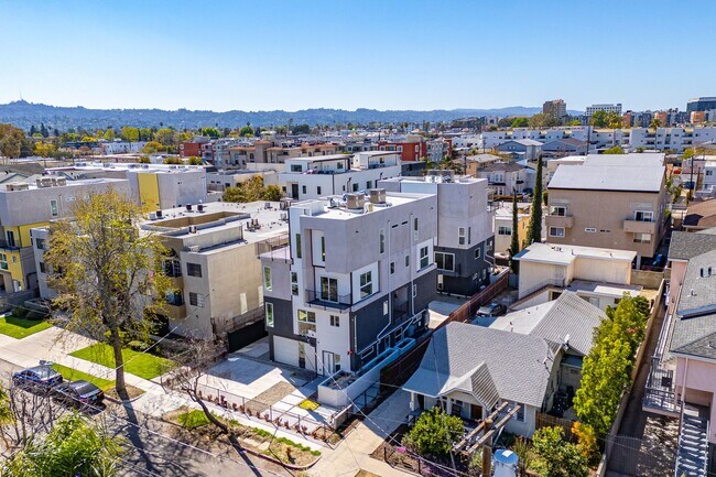 Building Photo - Luxury 2026 Townhomes with Massive Bedrooms + Decks with Views