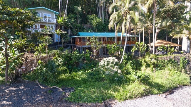 Building Photo - Oceanfront Estate: The Honolii Hale