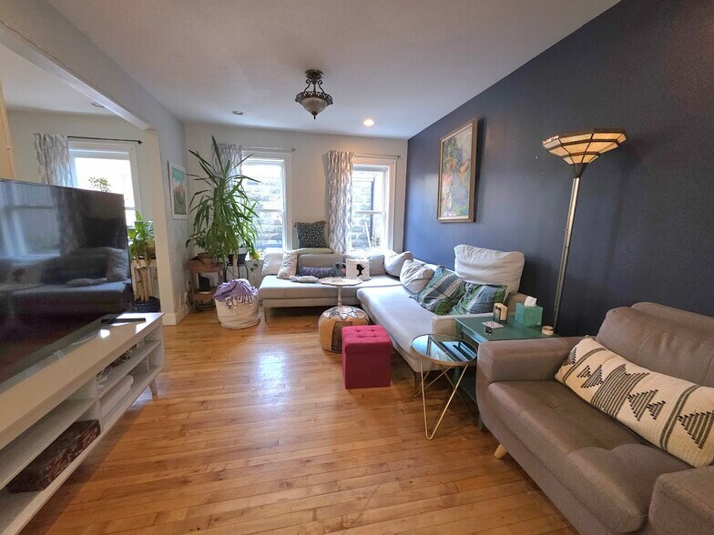 Building Photo - 5 Gore Street Pl