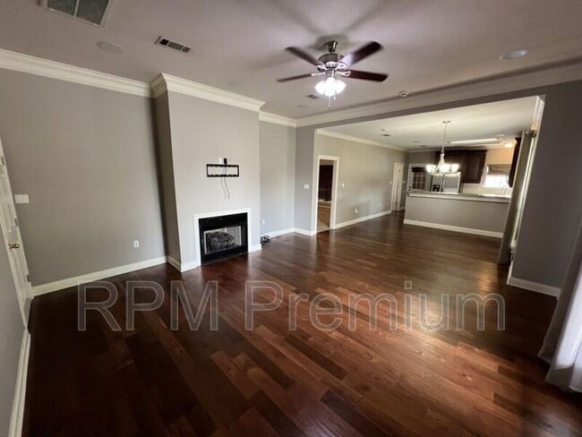 Building Photo - 5518 Arialo Dr