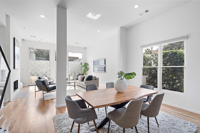 Building Photo - 2437 North Blvd