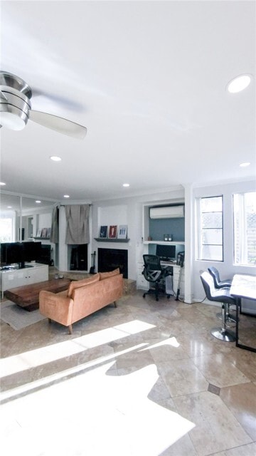 Building Photo - 2575 E 19th St