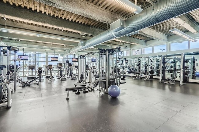 Building Photo - 150 E Robinson St