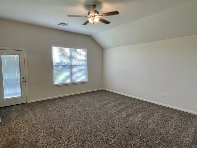 Building Photo - 604 Smt Pt Ln