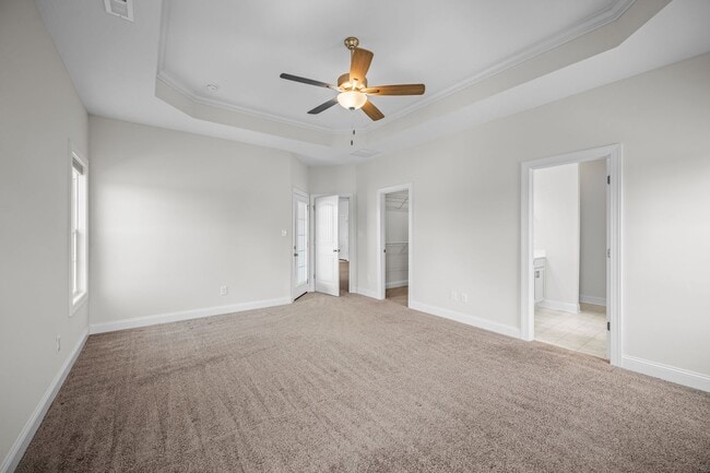 Building Photo - 505 E Black Water Ln