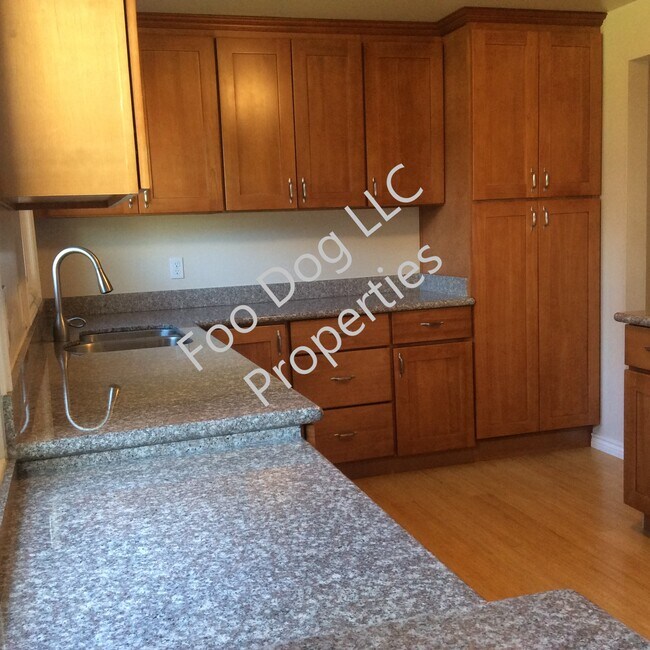 Building Photo - 6670 SW Princess