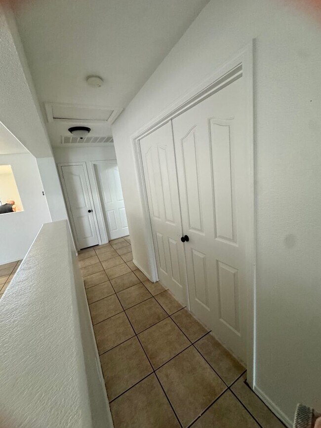 Building Photo - Casa Grande 3 bedroom 2 bath