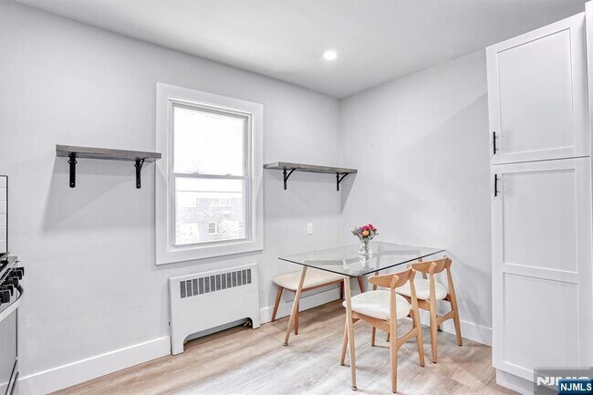 Building Photo - 1600 Fair Lawn Ave