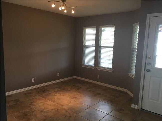 Building Photo - 312 Estate Dr