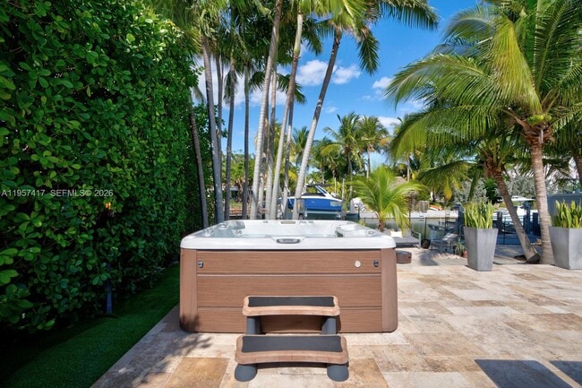 Building Photo - 7910 Hawthorne Ave