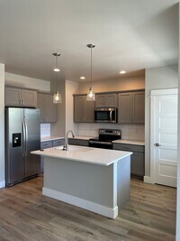 Building Photo - Beautiful Modern Condo