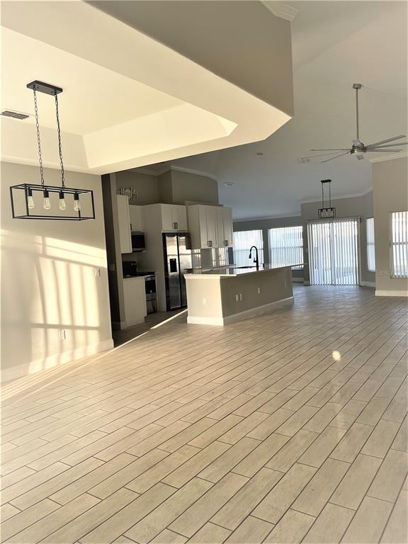 Building Photo - 304 Crisan Ct