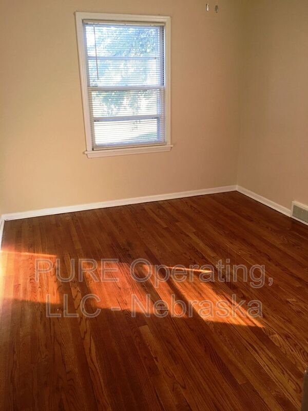 Building Photo - 210 N 32nd Ave