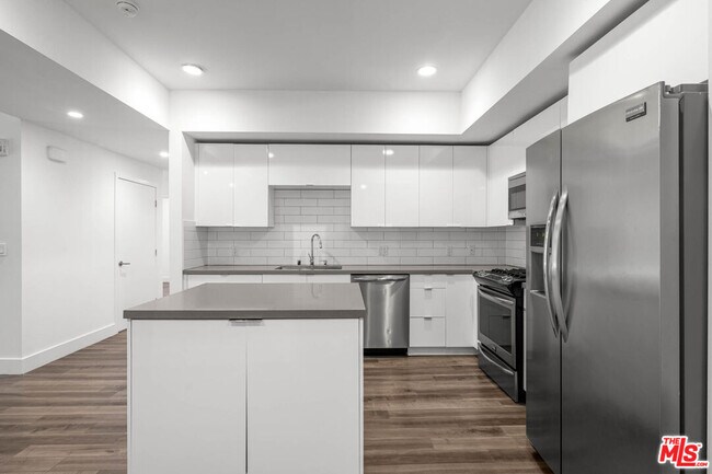 Building Photo - 1215 S Bedford St