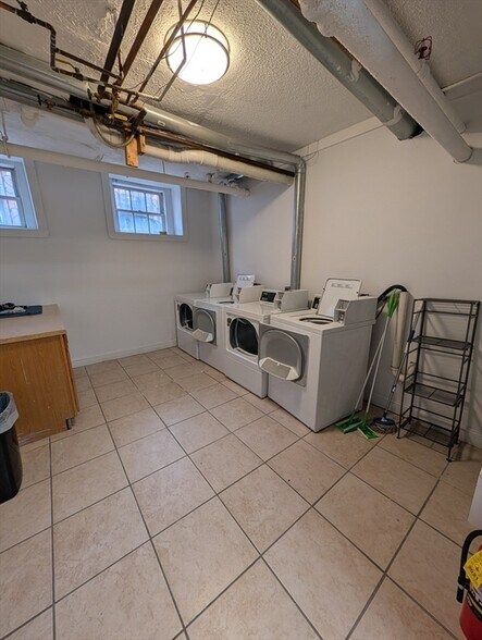 Building Photo - 46 West Newton St