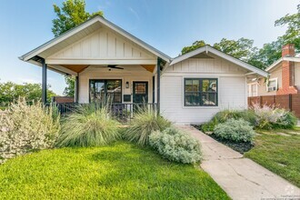 Building Photo - GORGEOUS BEACON HILL BUNGALOW