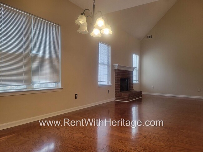 Building Photo - WOW!!...GORGEOUS HOME/HARDWOOD FLOORS/ UPGRADES GALLORE / SWIM - TENNIS