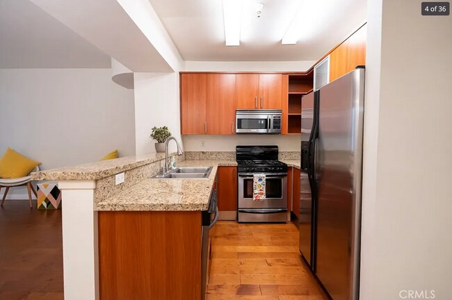 Building Photo - 620 S Gramercy Pl