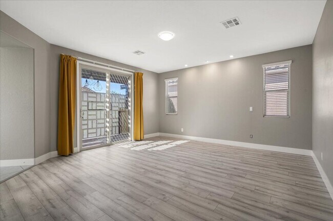 Building Photo - Entertainer's Dream 4Bd Home with Designer Finishes & Outdoor Kitchen