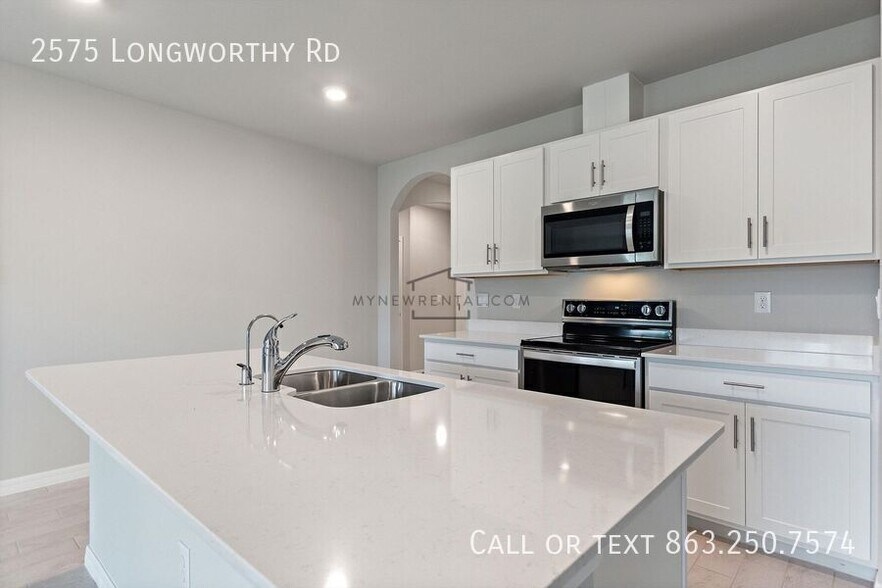 Building Photo - 2575 Longworthy Rd