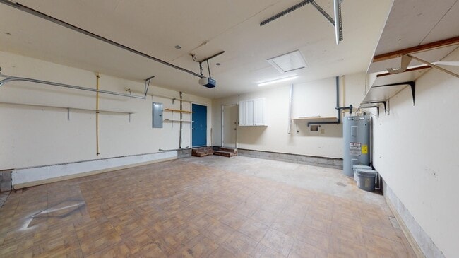 Building Photo - 620 Segovia Rd