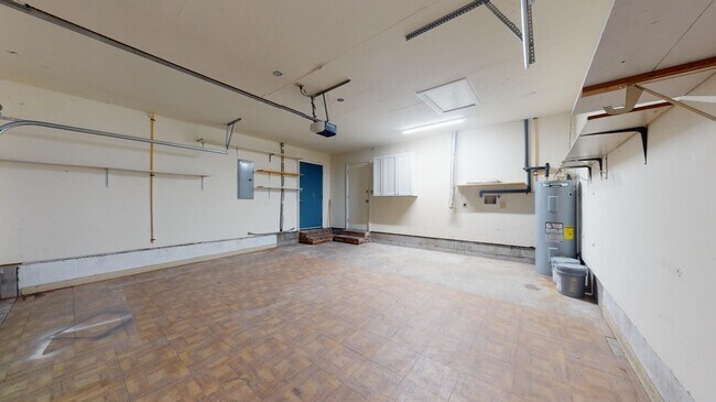 Building Photo - 620 Segovia Rd